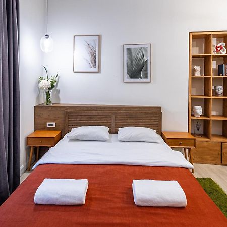 Apartamenty On Knyazya Romana Львов Экстерьер фото