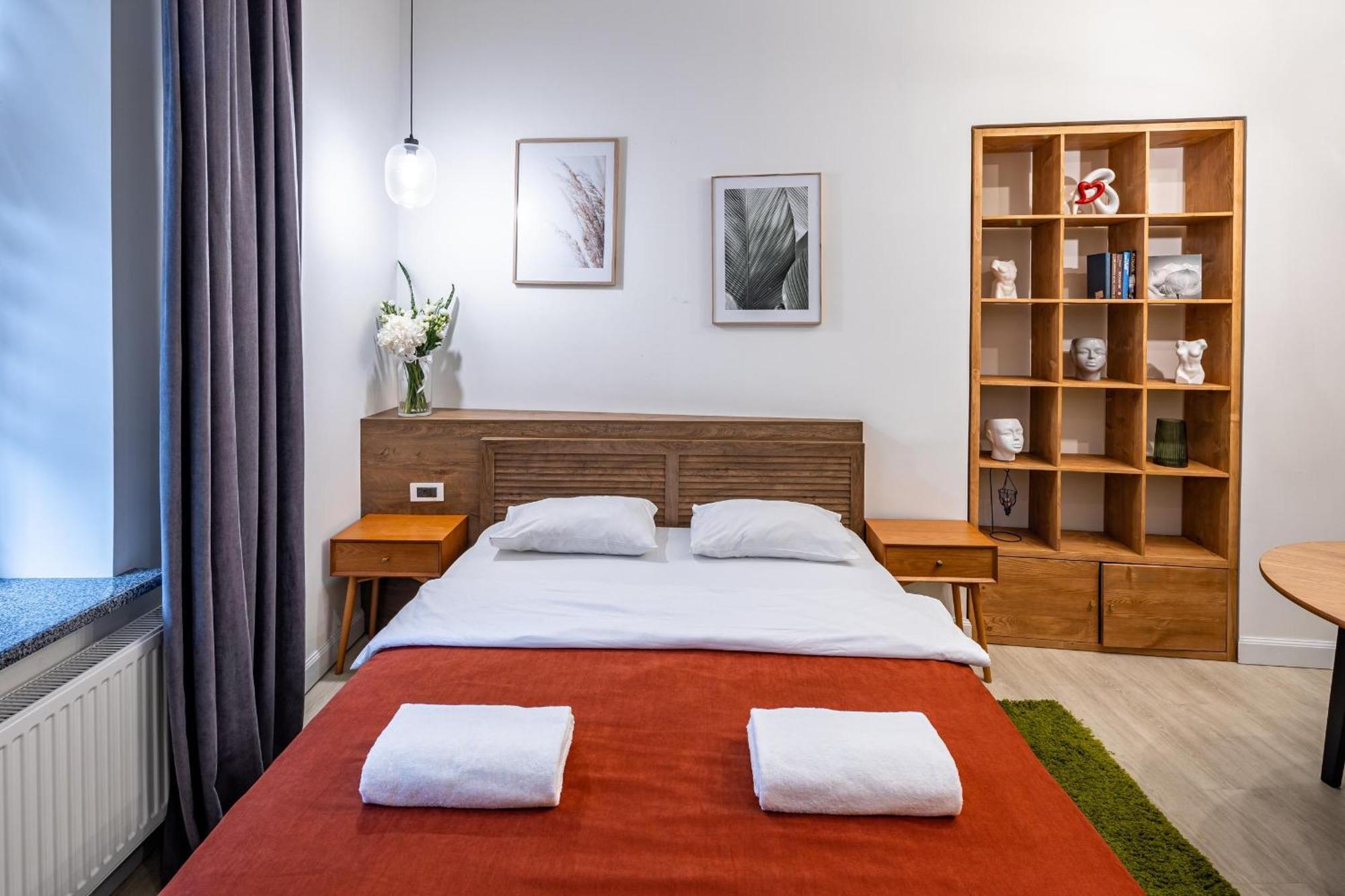 Apartamenty On Knyazya Romana Львов Экстерьер фото