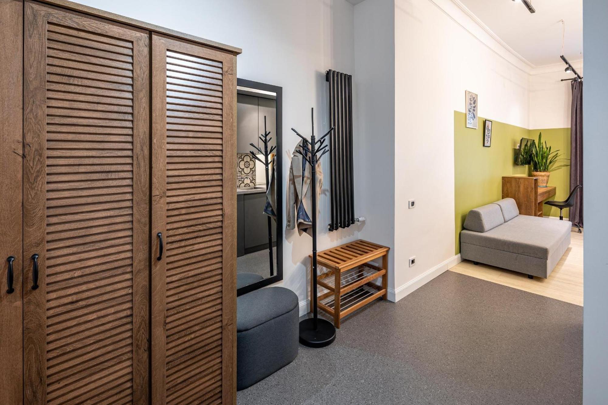 Apartamenty On Knyazya Romana Львов Экстерьер фото